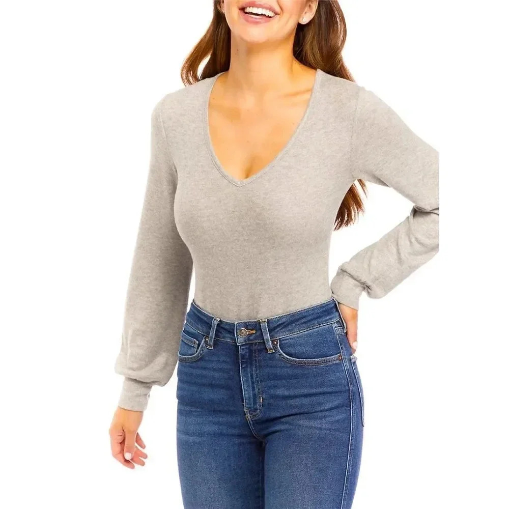 Belle Du Jour Selfie Heather Grey Junior's Long Sleeve V-Neck Bodysuit, NWT⭐️